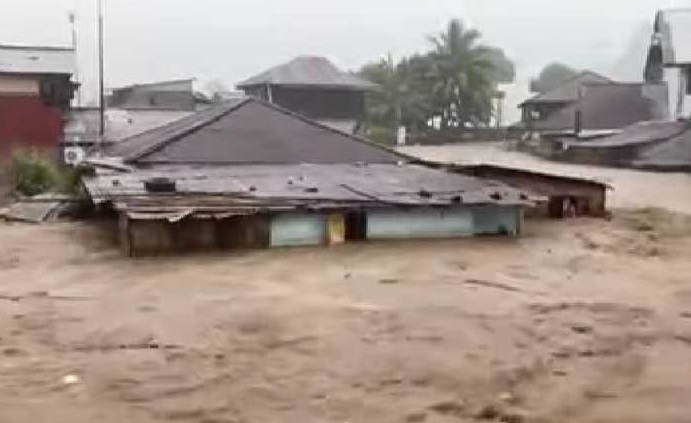 Update Terbaru Bencana di Manado, 5 Korban Meninggal Dunia 9.382 Jiwa Terdampak, BNPB Serahkan Bantuan!