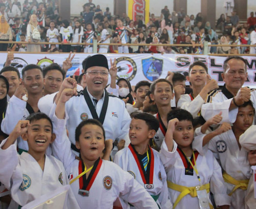 Ribuan Atlet Ikuti Taekwondo Gubernur