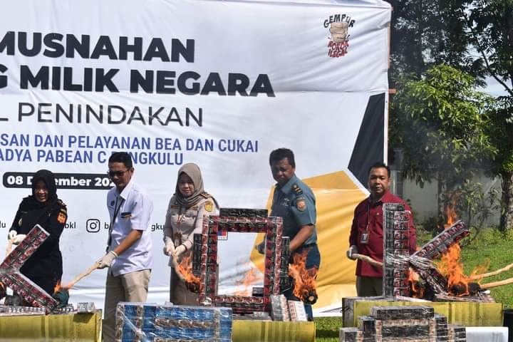 Bea Cukai Musnahkan Rokok Ilegal Senilai Rp 4 Miliar