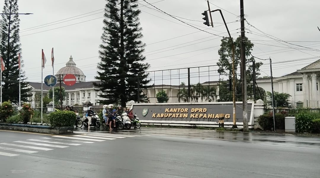 Traffic Light di Simpang Perkantoran Aktif, Cegah Kecelakaan Hingga Pemberlakukan Tilang ETLE!