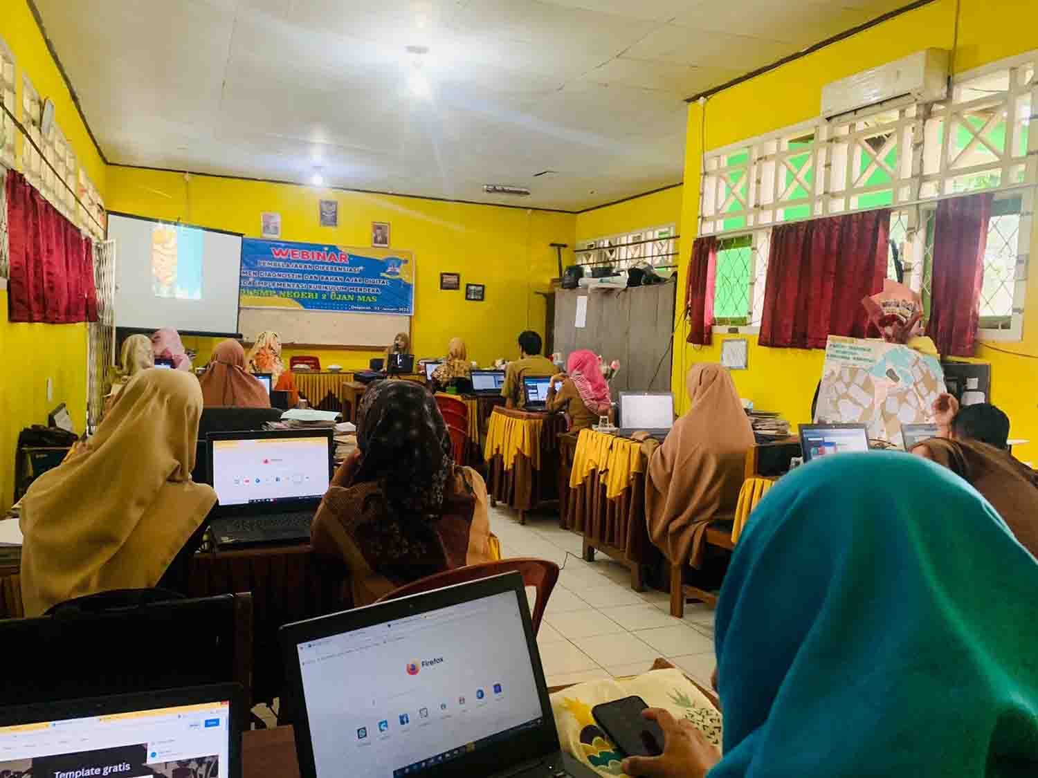 SMPN 2 Ujan Mas Gelar Webinar IKM 