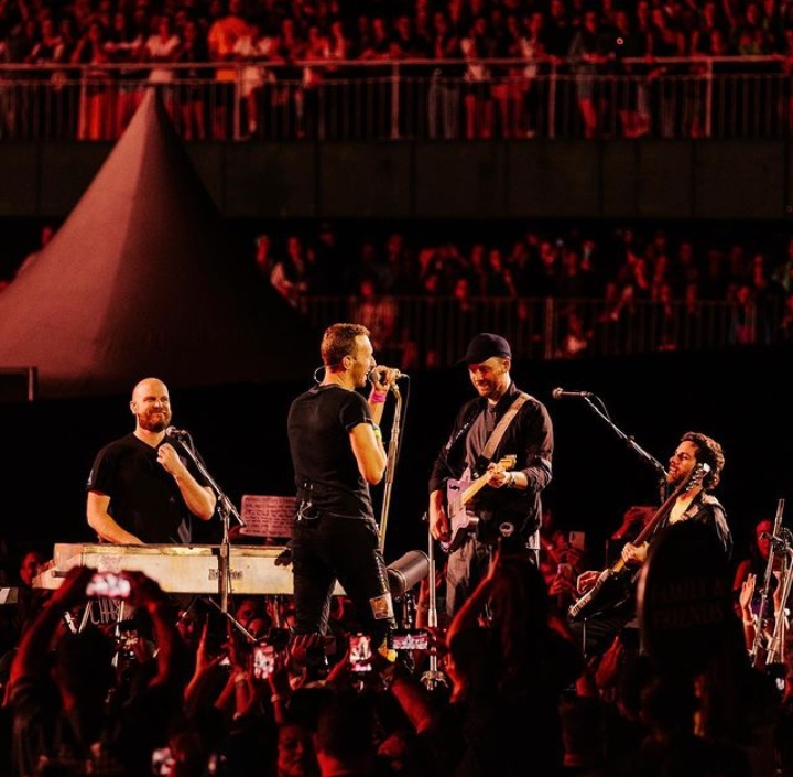 LUDES! Segini Total Penjualan Tiket Konser Coldplay di Jakarta