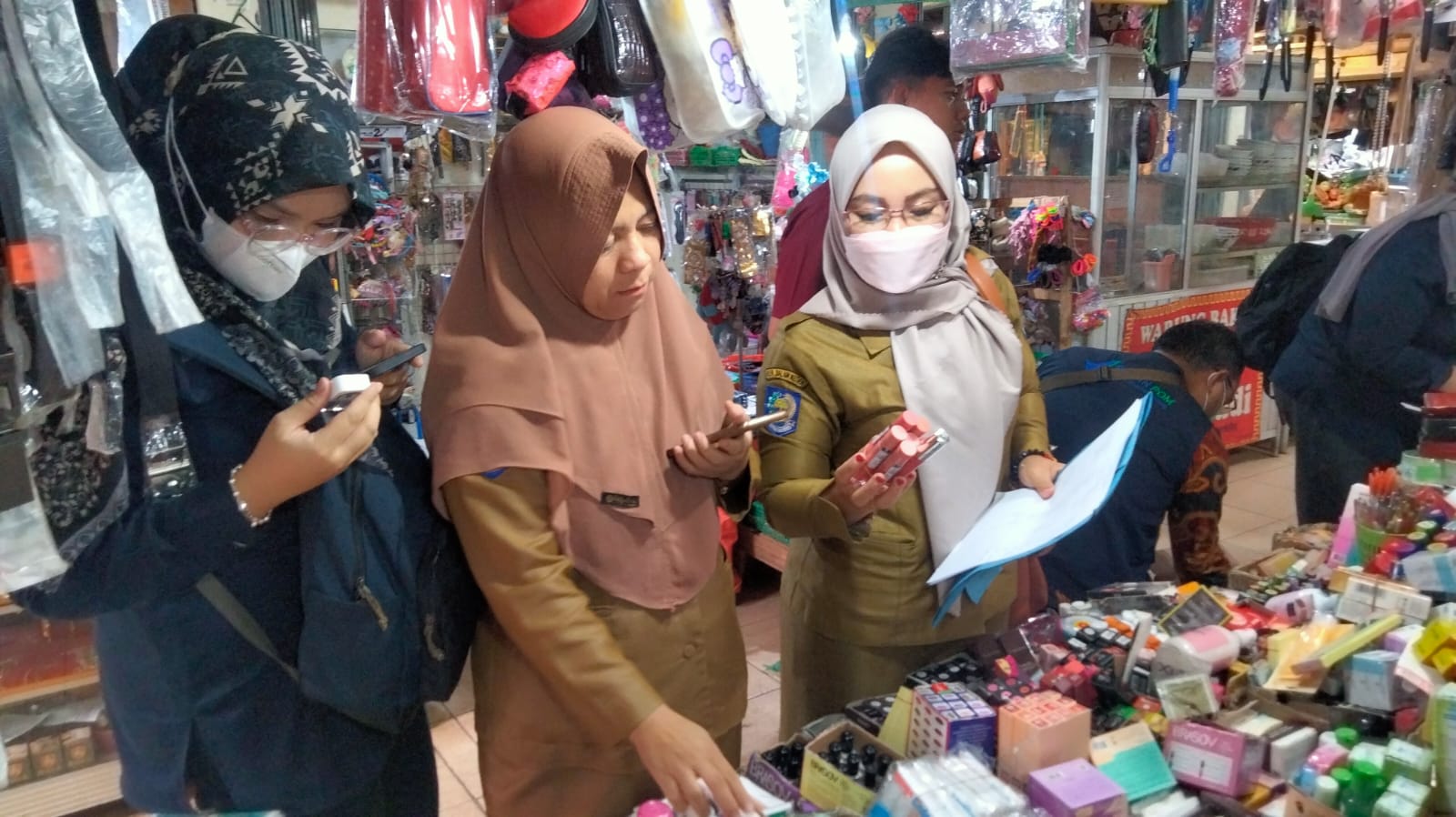 Kosmetik Kadaluarsa Beredar di Pasar Kepahiang