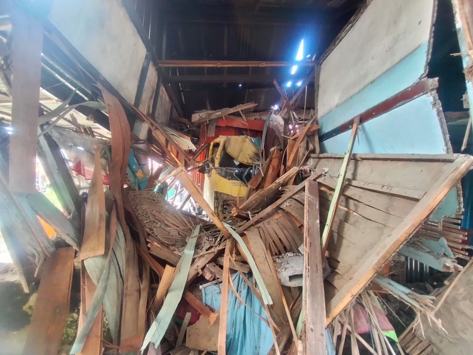 Sopir Bus CSH Resmi Ditetapkan Tersangka Kasus Kecelakaan Truk Hantam 3 Rumah Warga Pagar Gunung