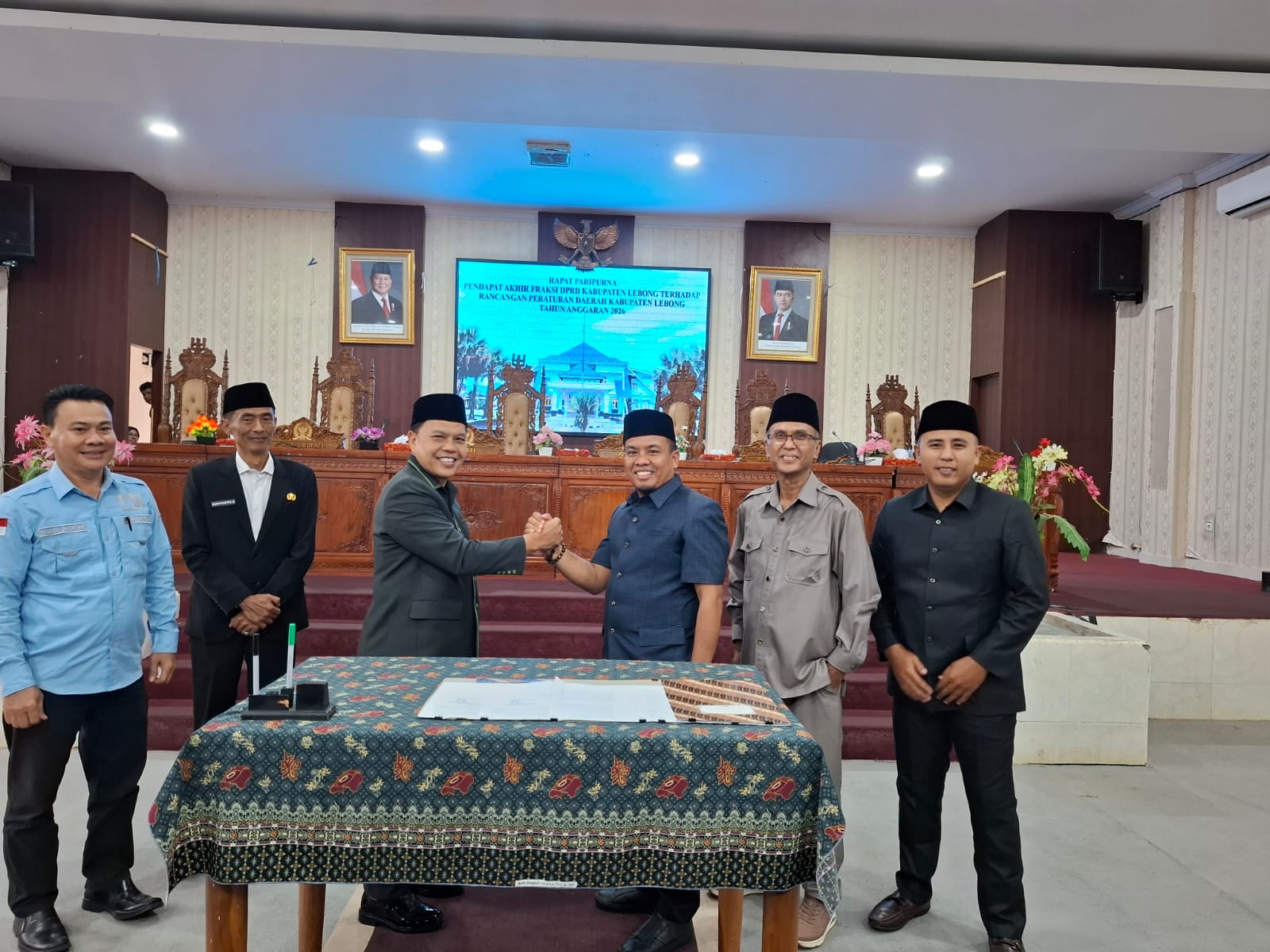 Tok..Tok.. DPRD Lebong Sahkan Raperda Pilkades Serentak