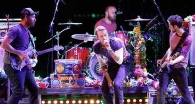 Tembus Rp13 Juta, Segini Harga Tiket Konser Coldplay Setelah Potong Pajak! 