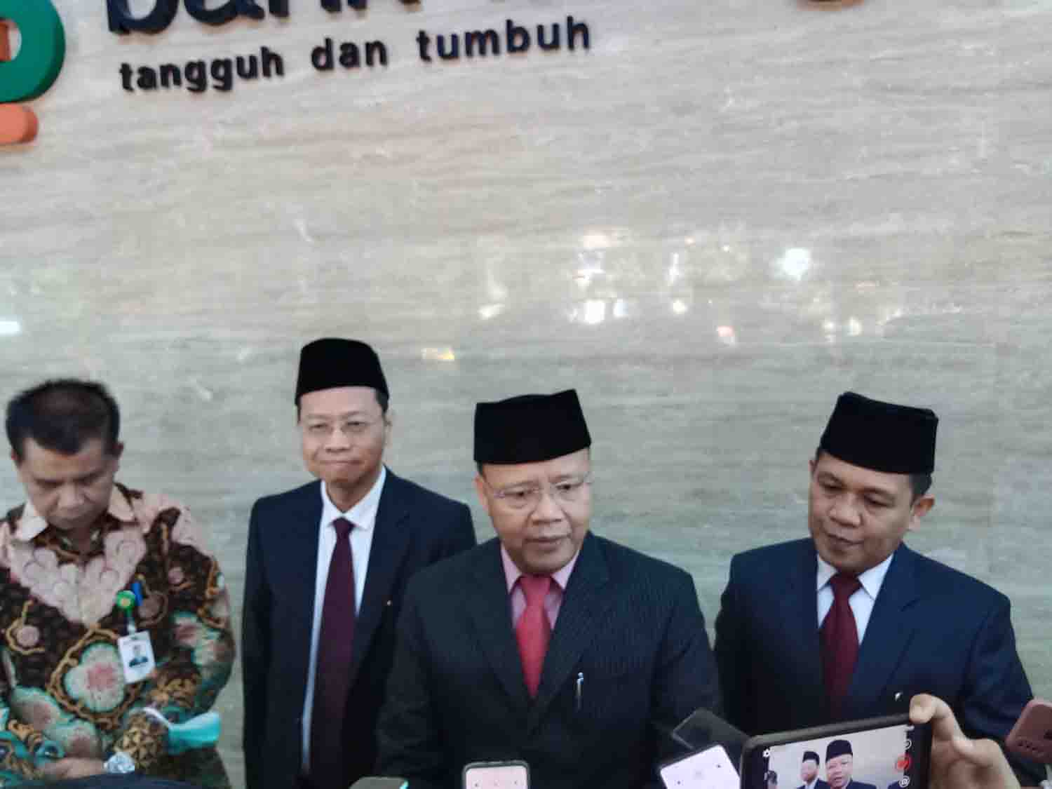 Rohidin Ingatkan Tantangan Perbankan