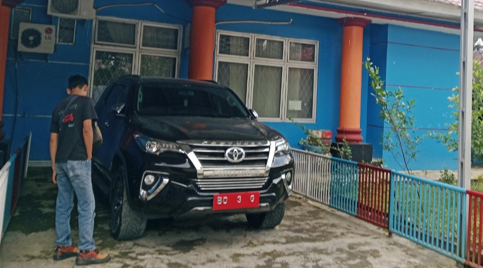 Lelang Mobil Dinas Mantan Ketua DPRD Kepahiang Dilakukan Secara Khusus, Mobnas Waka I dan II?