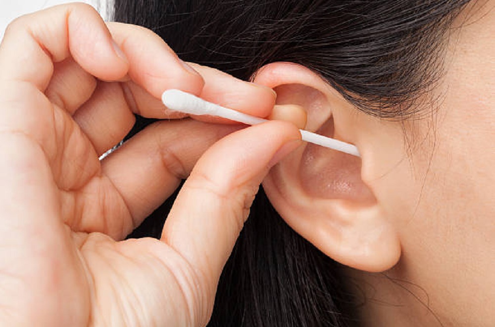 Cara Aman Membersihkan Telinga, Hindari Risiko Cedera dan Dampak Serius pada Pendengaran