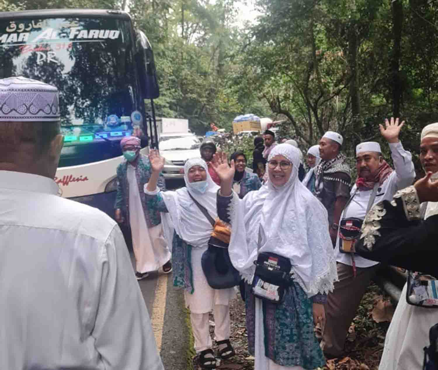Jamaah Haji Kepahiang Terjebak Macet di Gunung