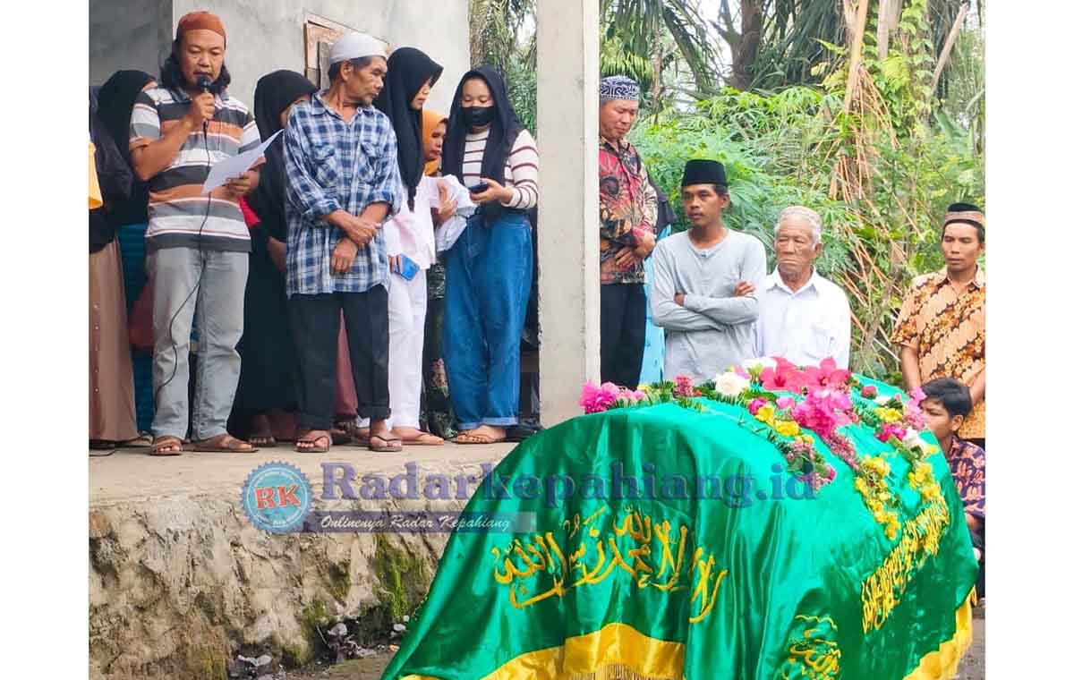 Warga Batu Ampar Korban Penikaman Dikebumikan, Begini Harapan Keluarga Kepada Jajaran Polres Rejang Lebong!