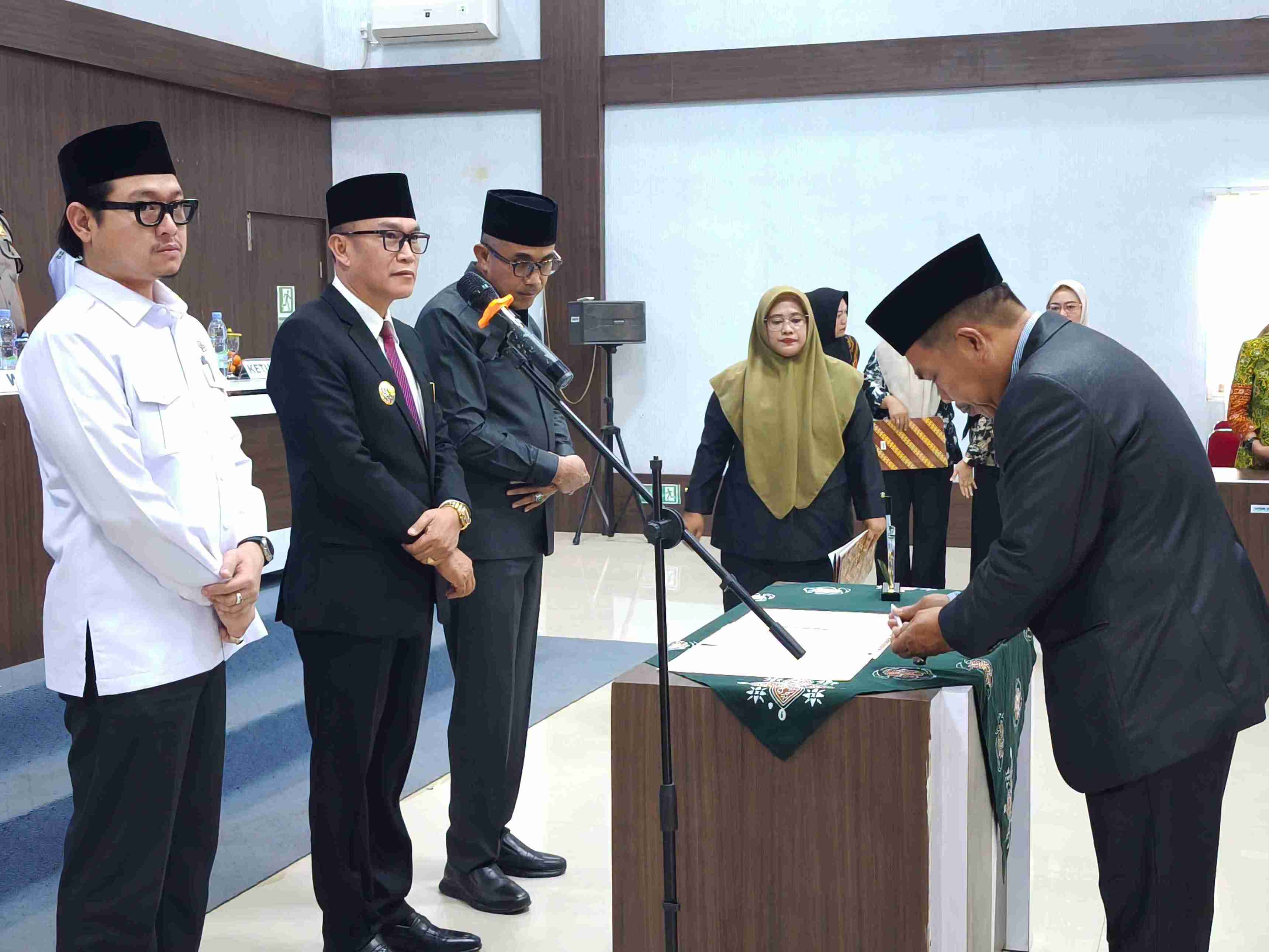 Bupati Kepahiang Lantik Sekda dan Jajaran Bapperida, Tekankan Percepatan Inovasi Daerah