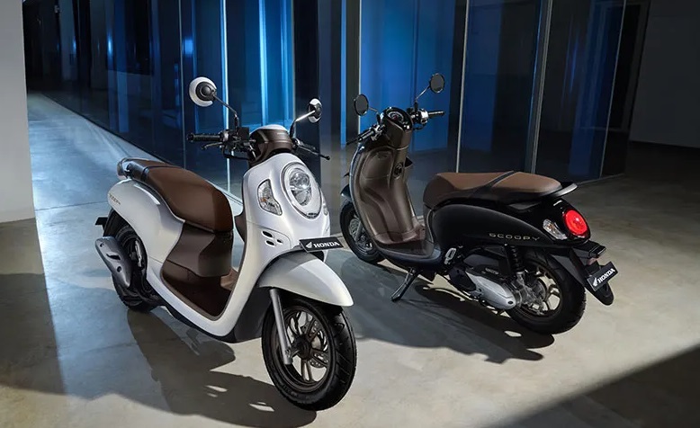 AHM Memperkenalkan New Honda Scoopy, Warna dan Striping Baru!