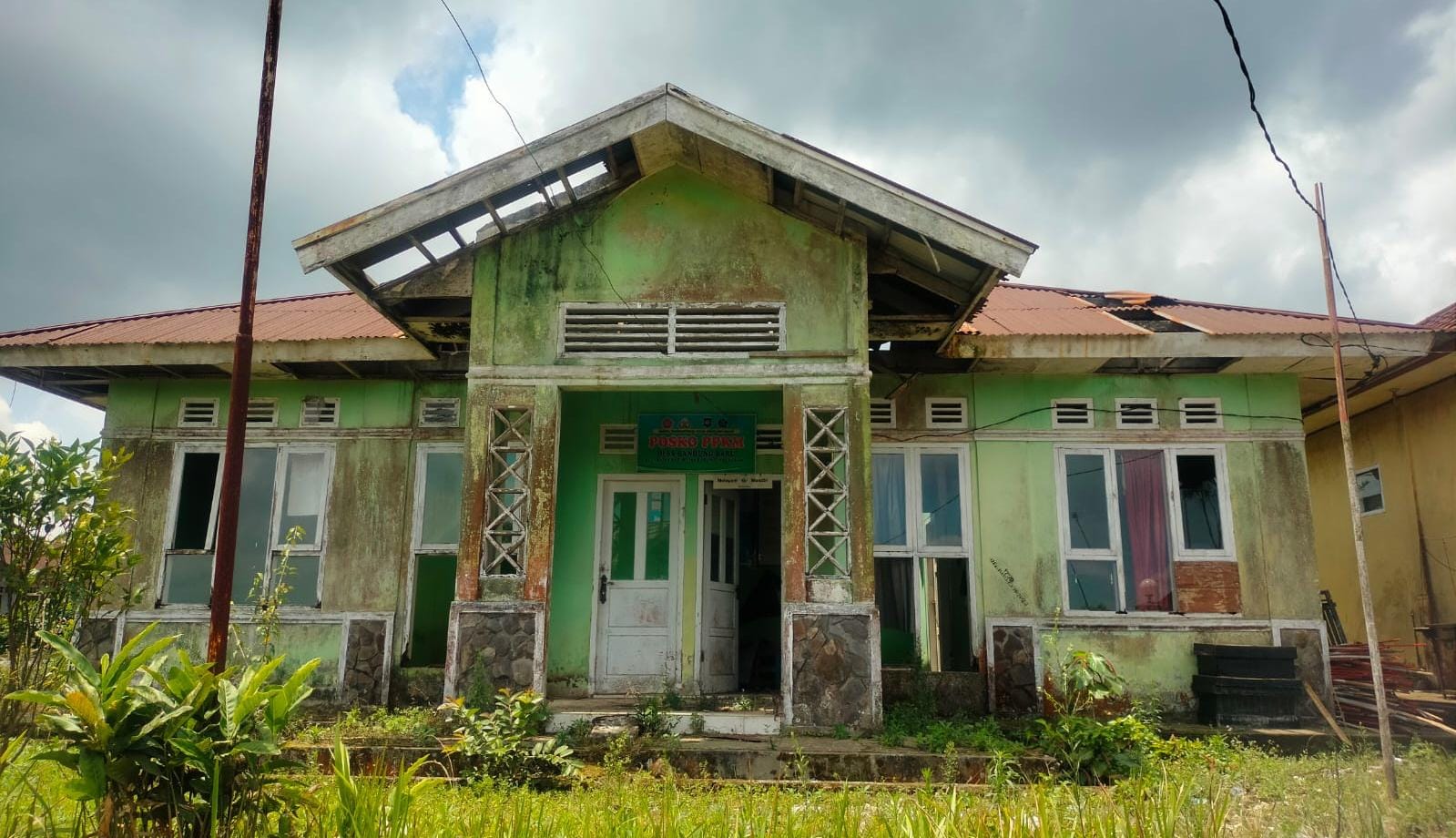 Polindes Bandung Baru Jadi 'Rumah Hantu'