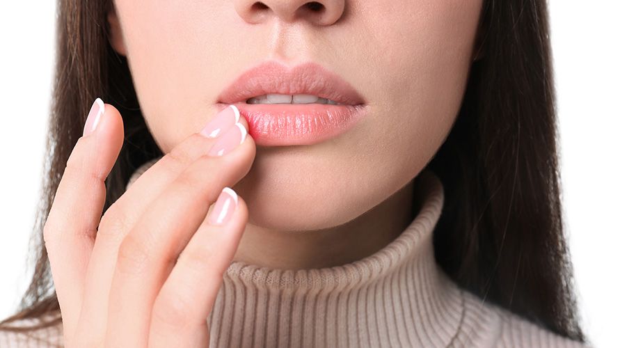 6 Tips Menghindari Bibir Kering dan Pecah-pecah Saat Berpuasa