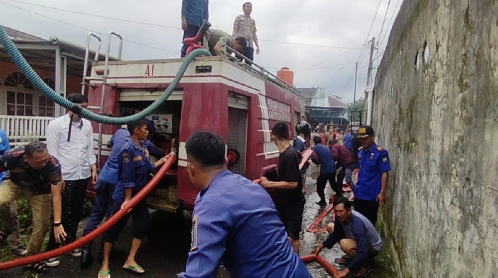 Proses Pemadaman Kebakaran Kerap Terkendala Gang Sempit, Damkar Kepahiang Butuh Ini!