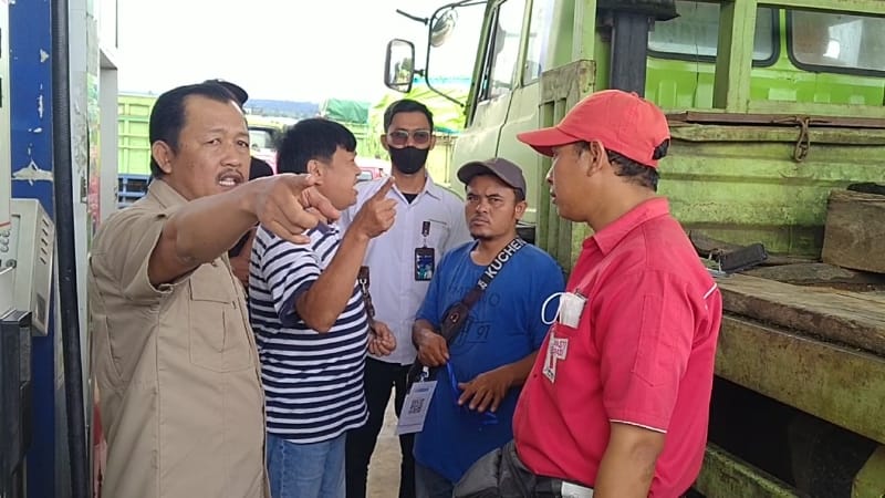 Cium Indikasi Penimbunan BBM, Dewan Grebek SPBU Kelobak