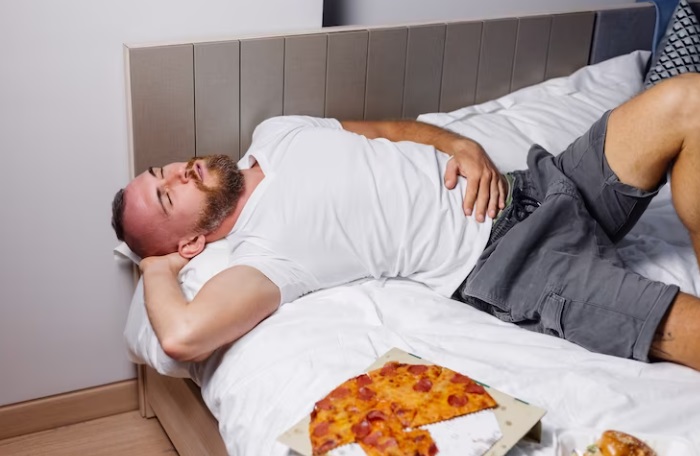 Nomor 5 Paling Mematikan, Ini Risiko dan Dampak Buruk Langsung Rebahan dan Tidur Setelah Makan