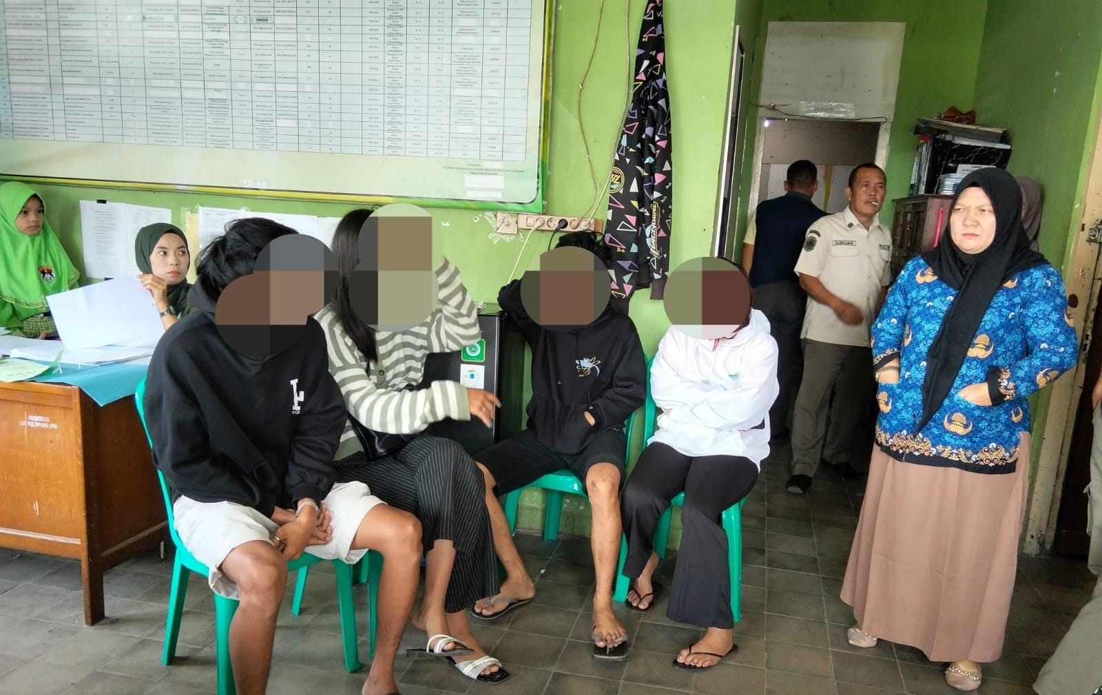 Satpol PP Grebek Pasangan Bukan Muhrim, 1 Ditemukan Bugil!