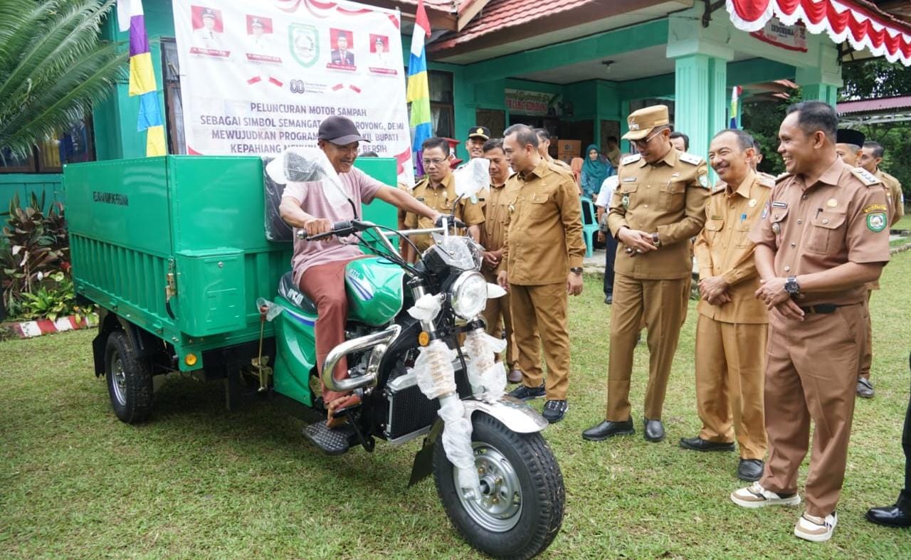 Semangat Gotong Royong Penanganan Sampah, Bupati Kepahiang Luncurkan 14 Unit Motor Roda 3 untuk Kelurahan