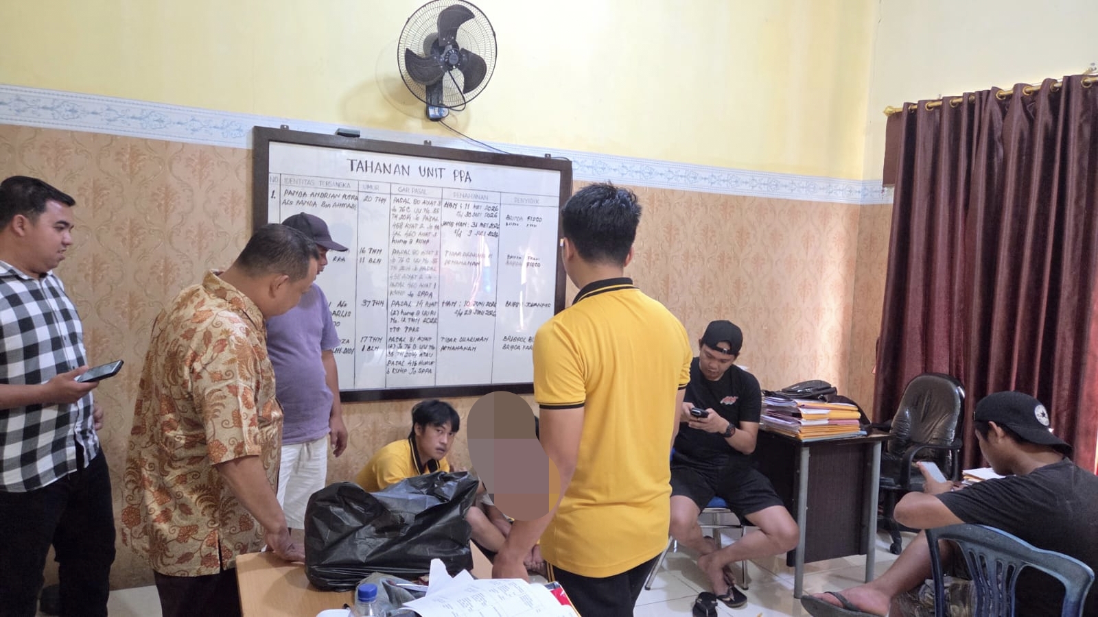 Modal Iming-Iming Hp dan Uang Rp10 Juta, Pria Paruh Baya Tega Gagahi Anak Bawah Umur
