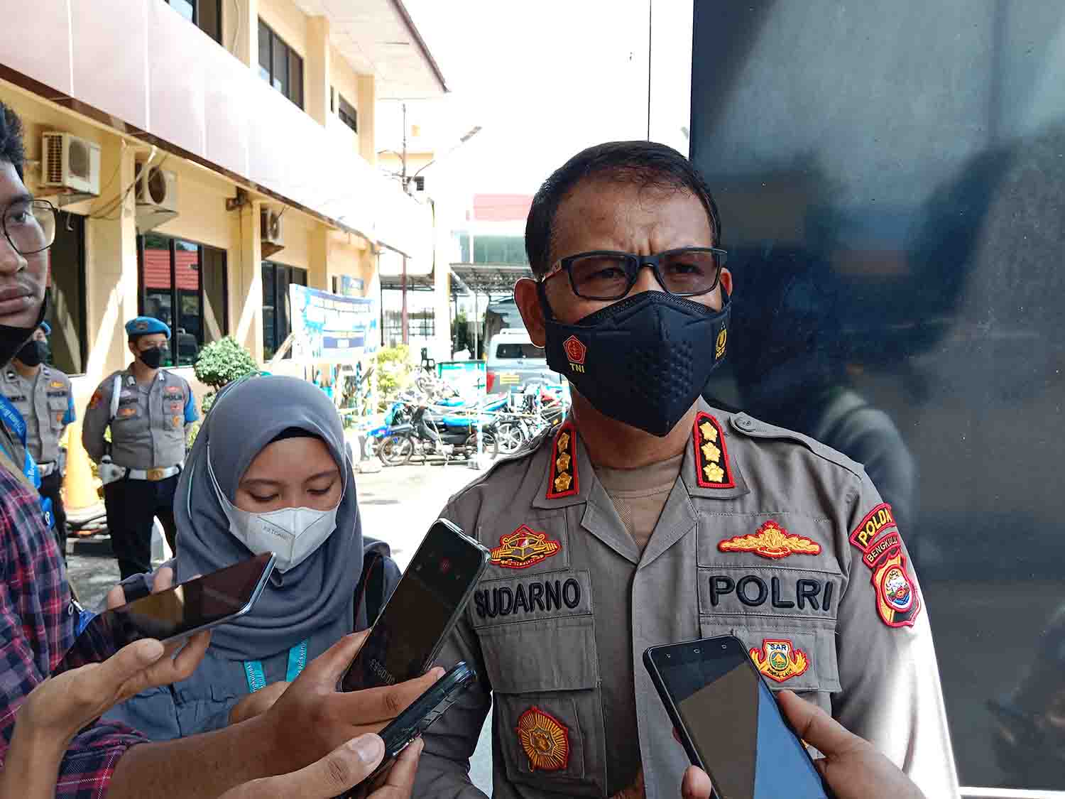 Waspada Penipuan Unduh Aplikasi