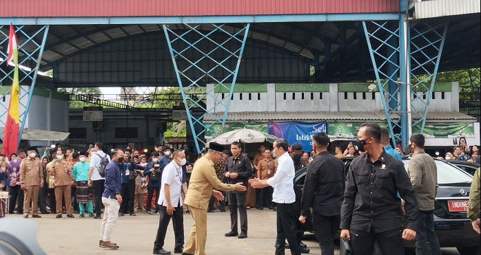 Presiden Jokowi Pantau Langsung Kondisi Jalan di Provinsi Jambi, RI1: Parah! 