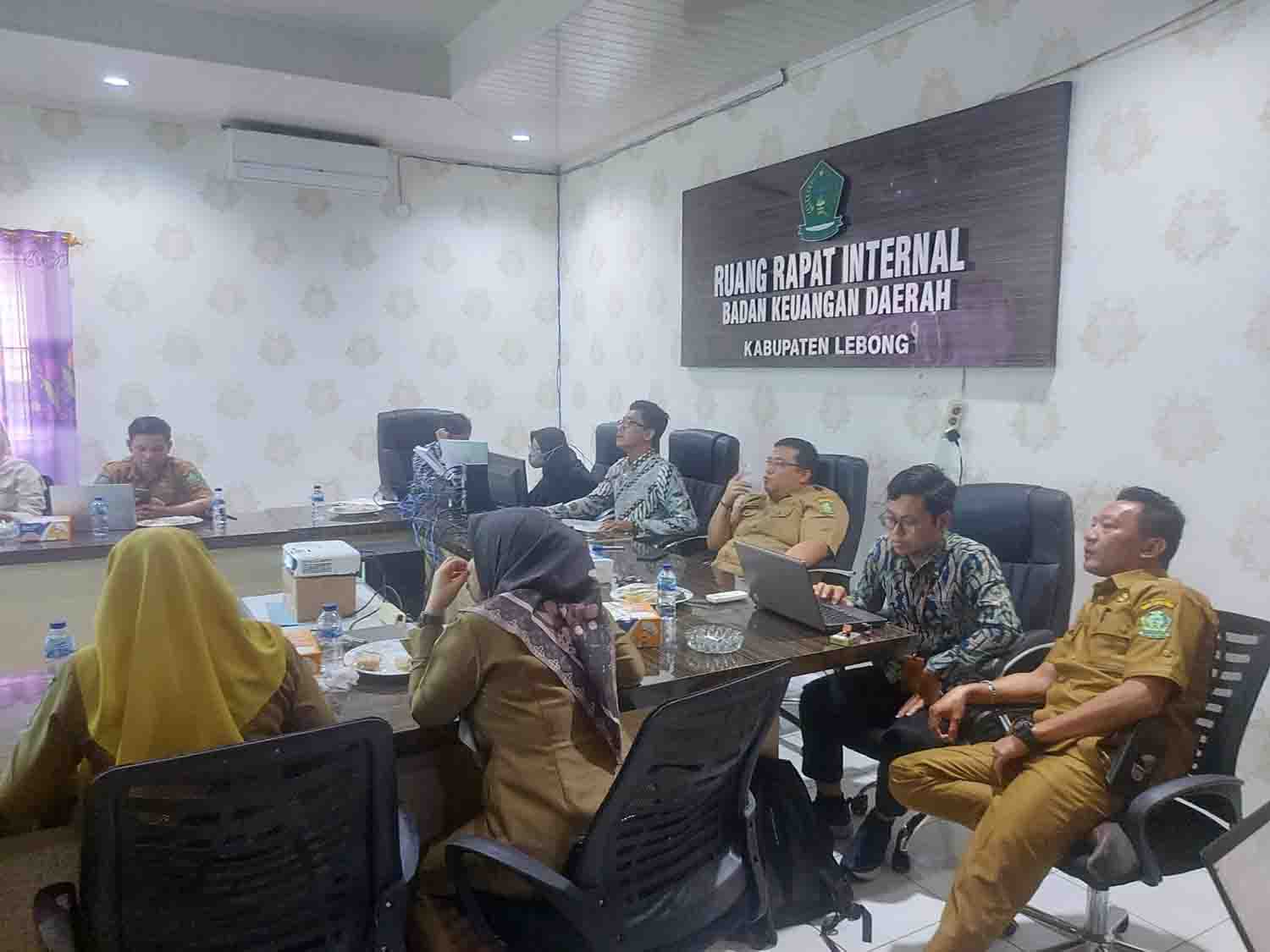 Lelang 32 Mobnas Hasilkan PAD Rp 2,5 Miliar