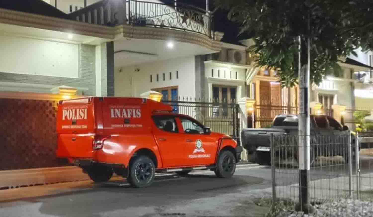 Geledah Rumah Gusril Fauzi Mantan Bupati Kaur, Polisi Temukan Senjata Api, Kasusnya?