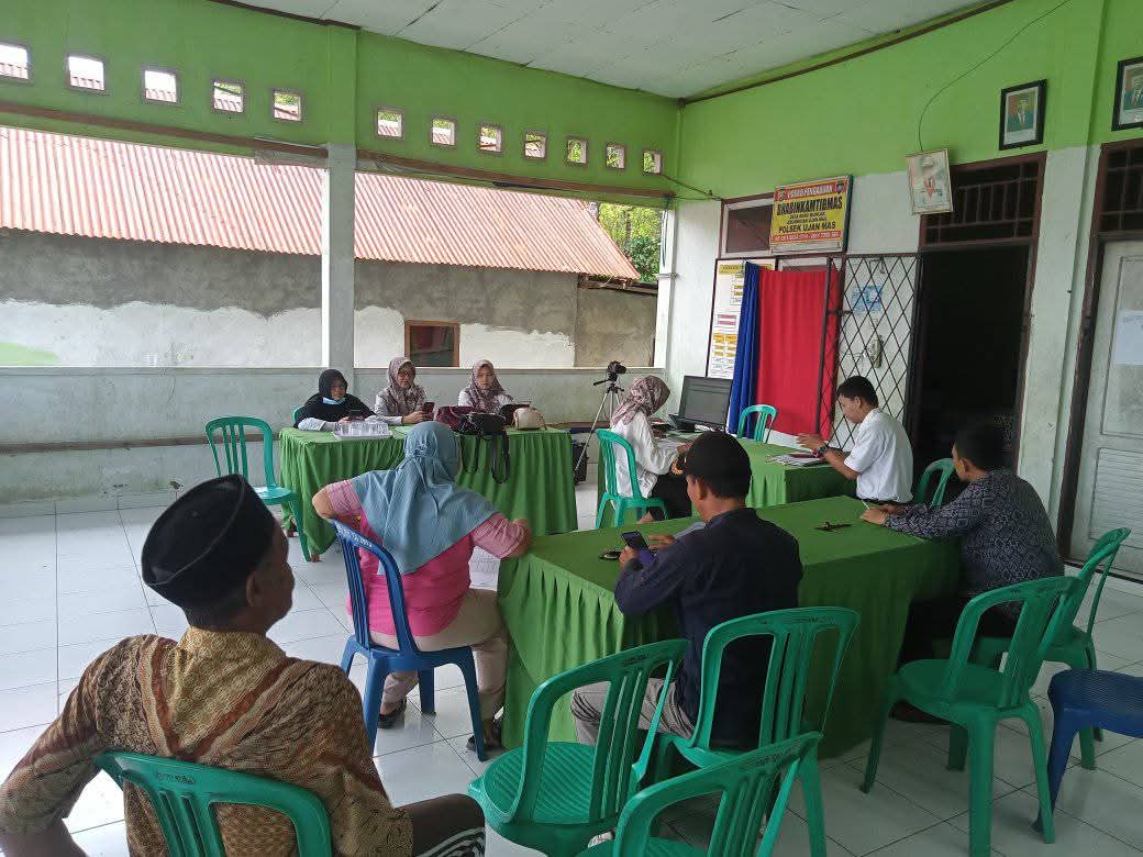 Suro Muncar Optimalkan Pelayanan Publik Di Kantor Desa