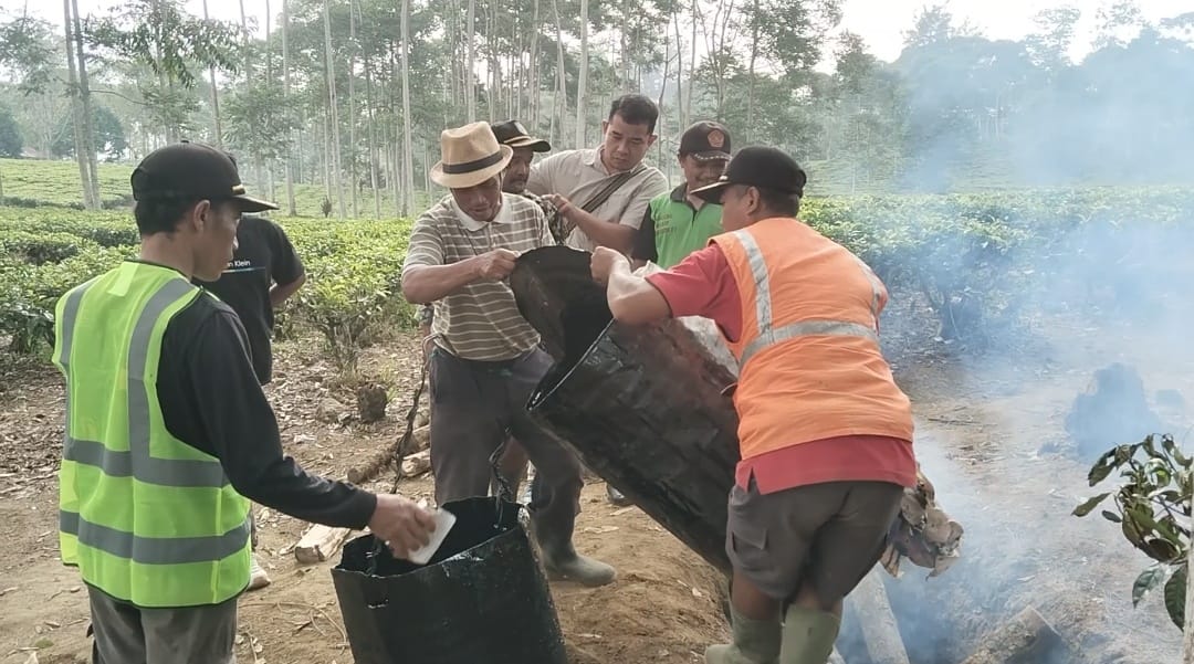 Warga Kabawetan Patungan Rp15 Juta Tampal Jalan Rusak, Begini Respon Bupati Kepahiang Zurdi Nata
