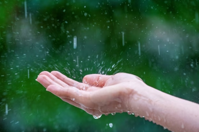 Mau Terhindar dari Banjir dan Petir, Baca dan Amalkan Doa Ini Saat Musim Hujan Datang