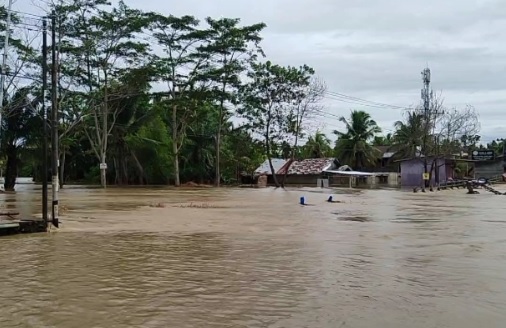 Tak Berhenti Diguyur Hujan 5 Kabupaten Kota di Provinsi Bengkulu Terendam Banjir, 2 Orang Dinyatakan Hilang!