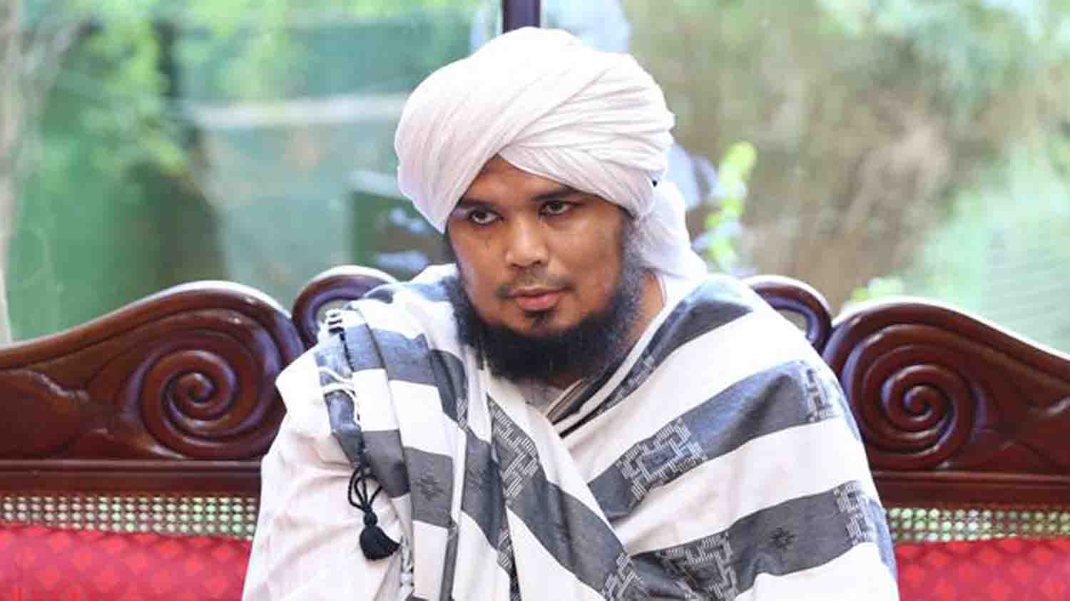 Artis Banyak Cerai, Ustaz Derry Sulaiman : Pernikahan Bukan Soal Pertemuan Dua Insan