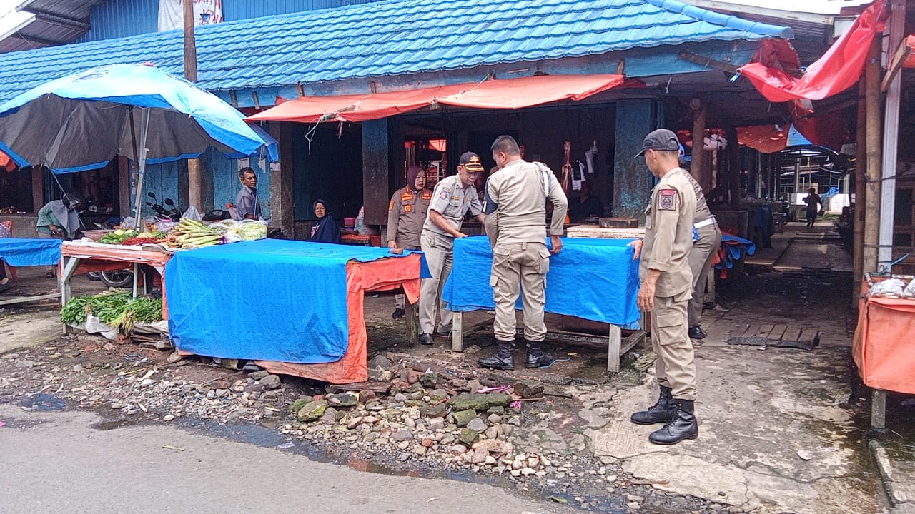 Ratusan Los di Pasar Tradisional Dipastikan Tak Berpenghuni, Pedagang Malah Pilih Mangkal di Trotoar