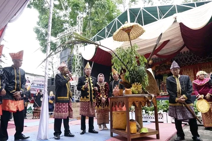Dibuka Wakil Bupati, Pemkab Kepahiang Jadikan Festival Umbung Kutei Sebagai Agenda Rutin Tahunan