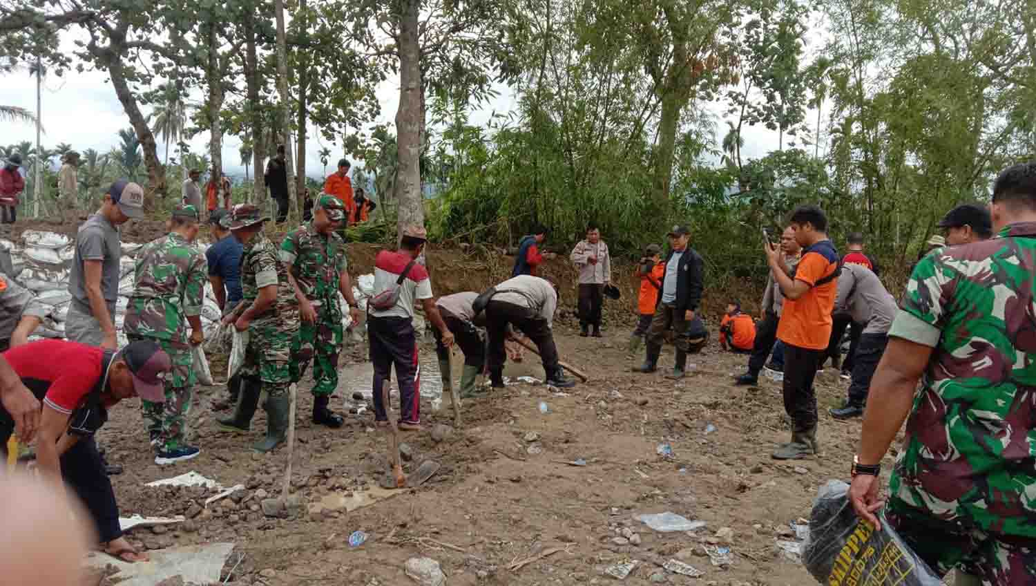 Meriahkan HUT Lebong, DLH Gelar Road Show Kebersihan