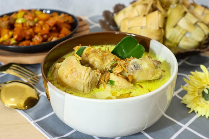 Sajian Spesial Saat Lebaran, Resep Opor Ayam Kuah Kuning Gurih