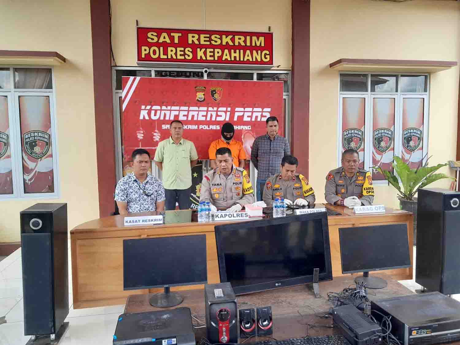 Gara-gara Gaji Telat Dibayar Nekat Bobol Tempat Bekerja