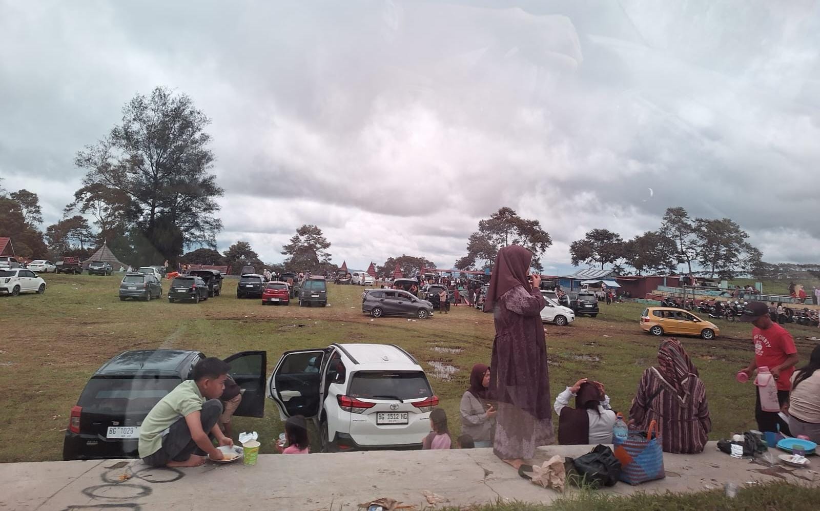 Kebun Teh Dipadati Pengunjung Saat Libur Lebaran
