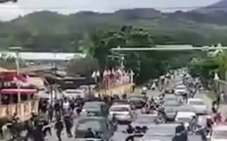 Viral! Detik-detik Massa Bawa Sajam Serang Mako Brimob Kotaraja Saat Gubernur Papua Lukas Enembe Ditangkap KPK