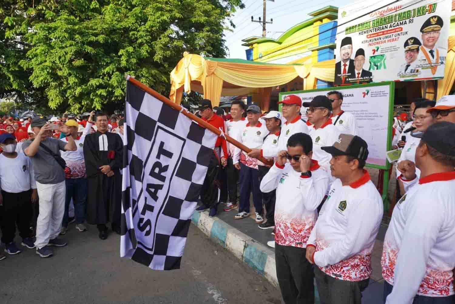 Jalan Santai Lintas Agama Tutup HAB ke-77