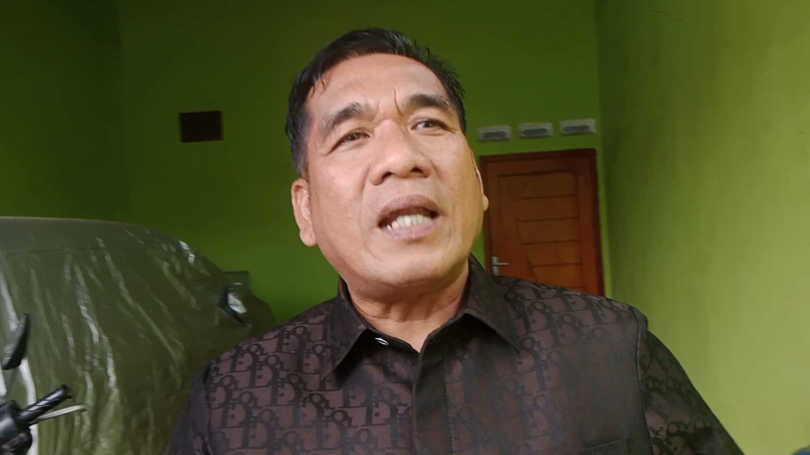 Ketimbang Tempelkan 'Stiker Miskin', Dewan Provinsi Sarankan Anggarannya untuk Tambah Bansos Warga!