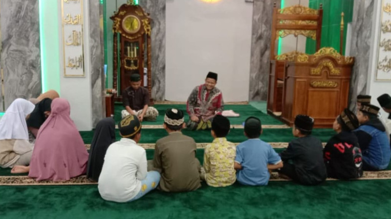 KUA Kepahiang Entaskan Buta Aksara Al-quran Lewat Program Didikan Subuh