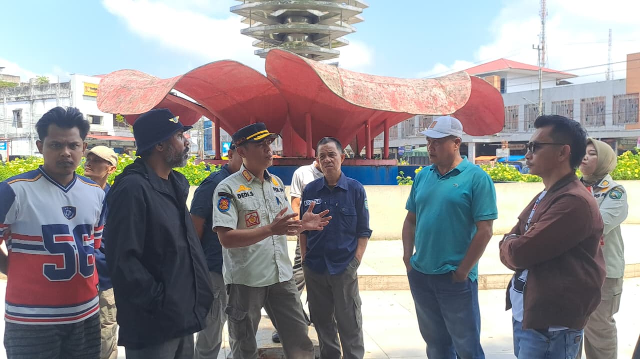 Satpol PP PBK Tertibkan Sarana Permainan di Seputaran Tugu Kopi