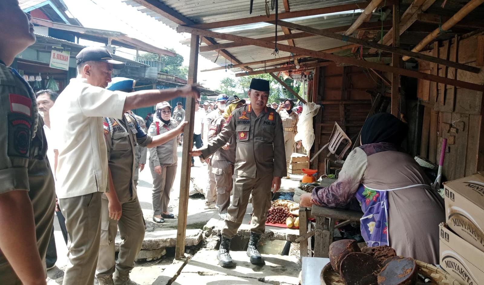 Pedagang Pilih Kucing-Kucingan dengan Satpol PP, Ini Alasannya!
