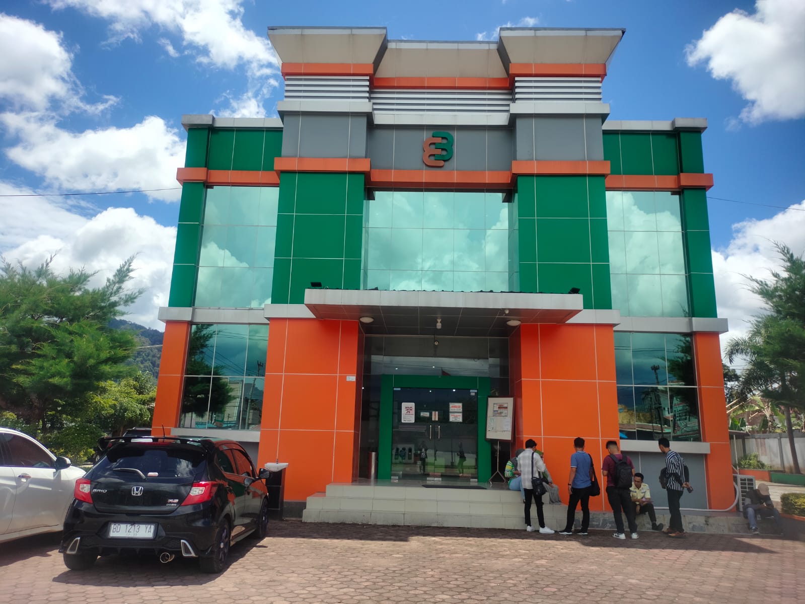 Bank Bengkulu Cabang Kepahiang Diseruduk Warga Argamakmur