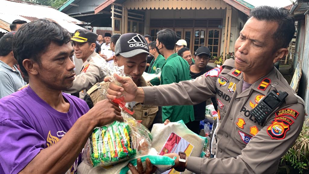 400 Paket Sembako Satlantas Bidik Pengemudi