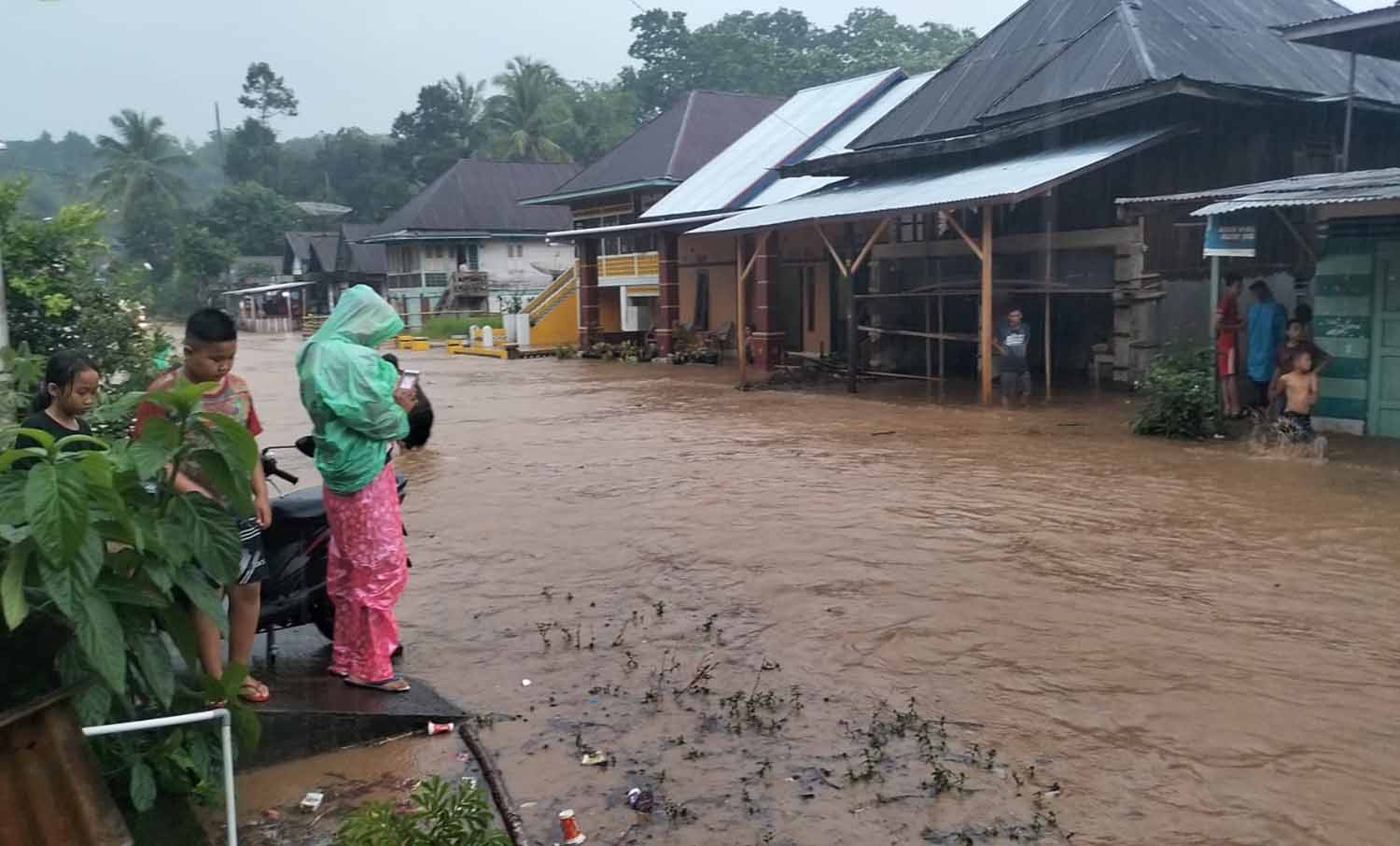 Korban Banjir Bandang di Pagar Agung Mulai Diserang Penyakit