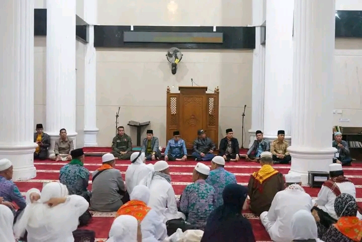 Bupati Kepahiang Lepas Ratusan Jemaah Haji Berangkat Menuju Tanah Suci